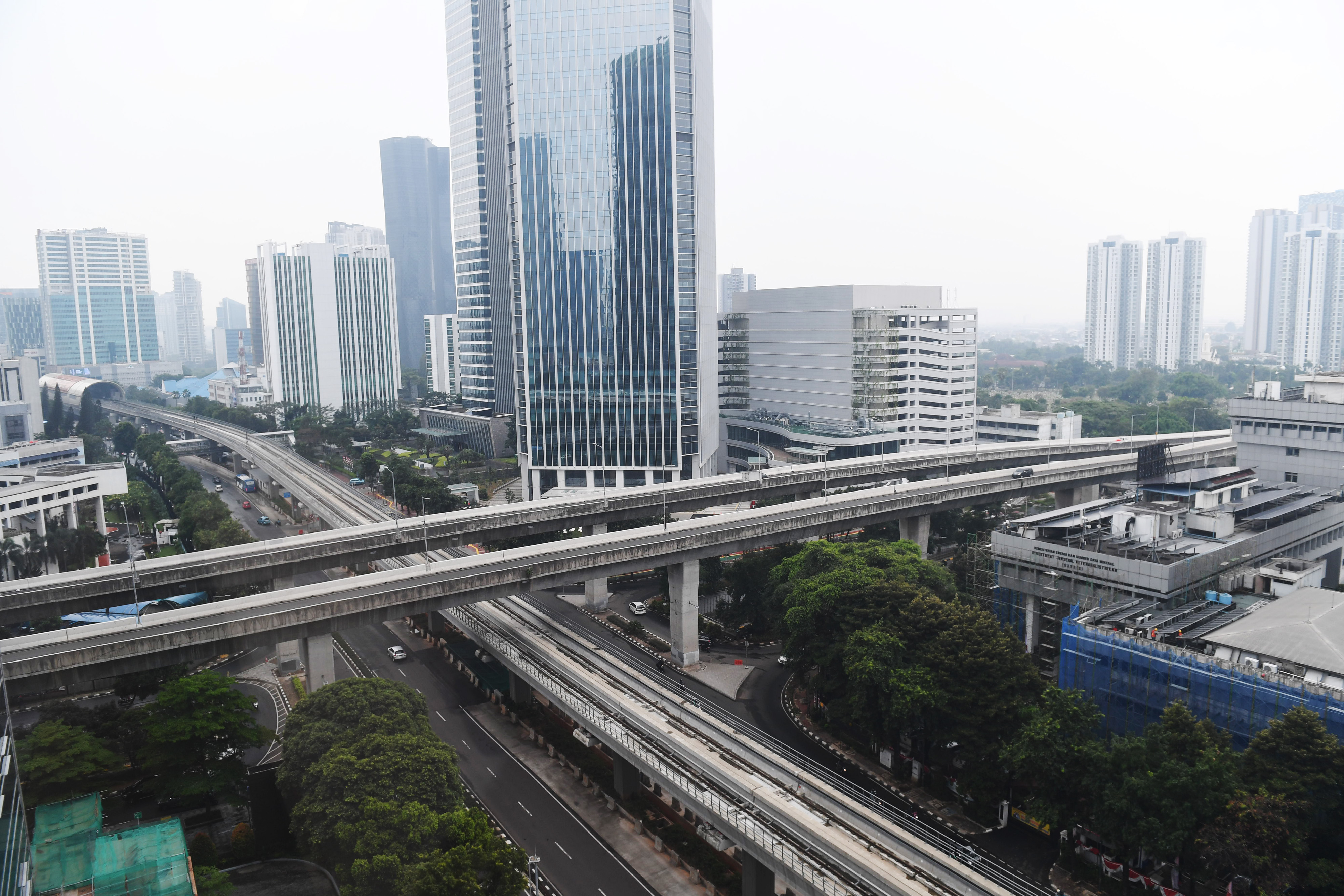 Potret deretan gedung bertingkat di kawasan Jakarta.