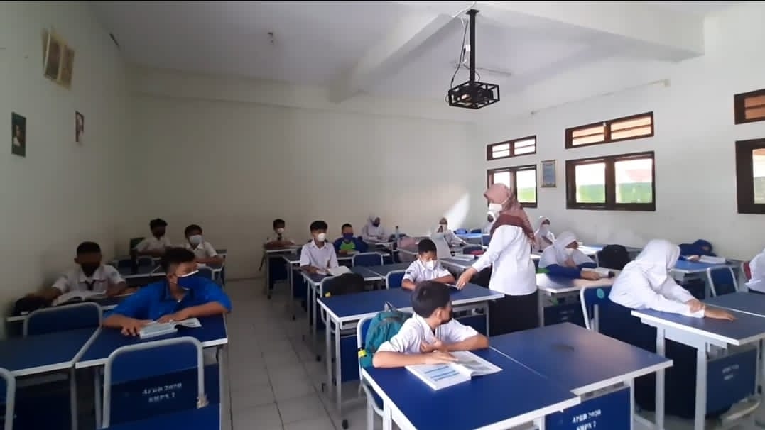 PTM SMPN 7 Kota Bekasi yang menerapkan sesi pertama pada pukul 08.00-10.00 WIB dan sesi kedua pada pukul 10.00-12.00 WIB.