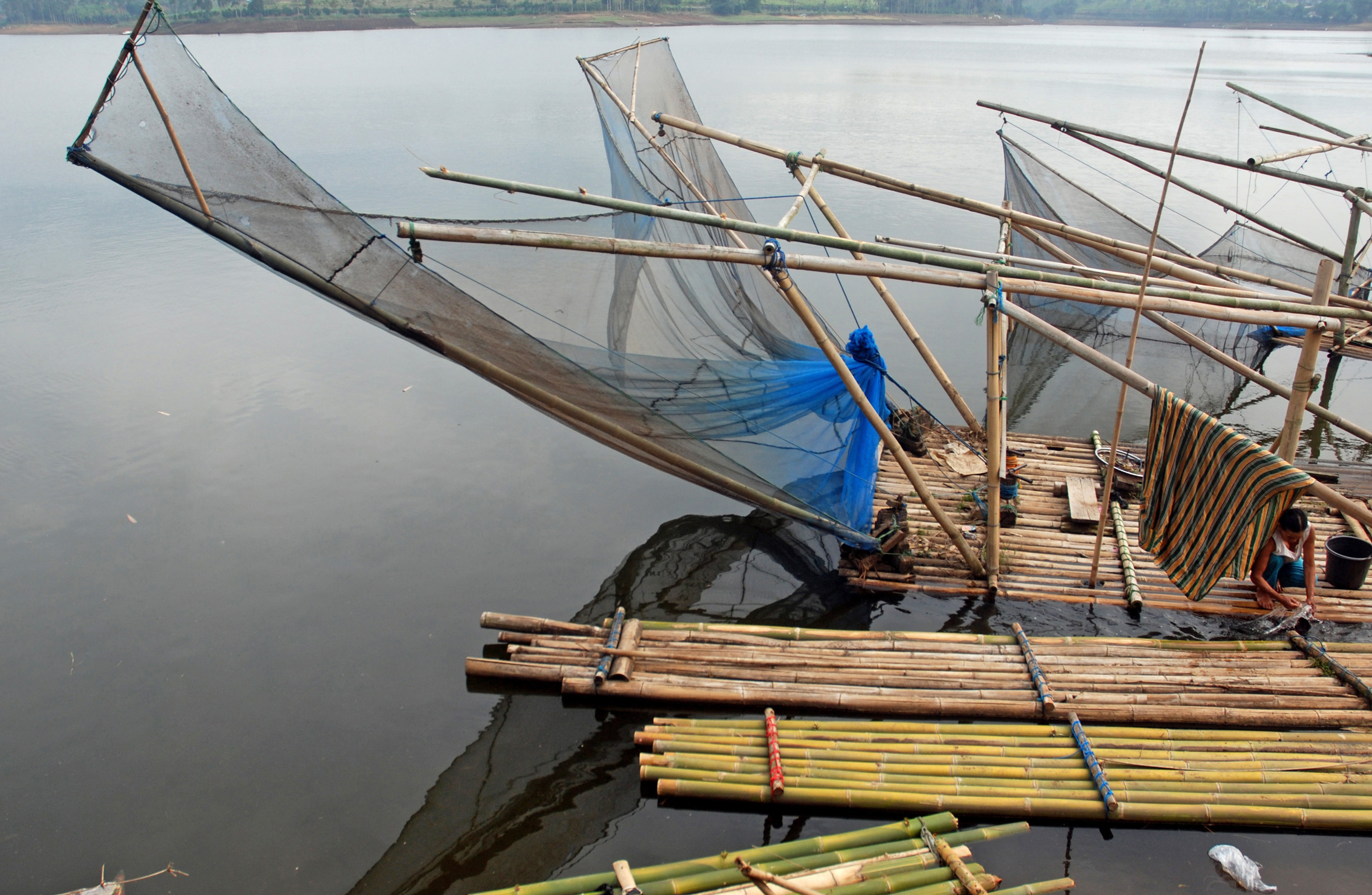PDAM Tirtawening Kota Bandung mencatat, debit sumber air baku di kawasan Situ Cileunca mengalami penurunan hingga enam meter dan mengakibatk