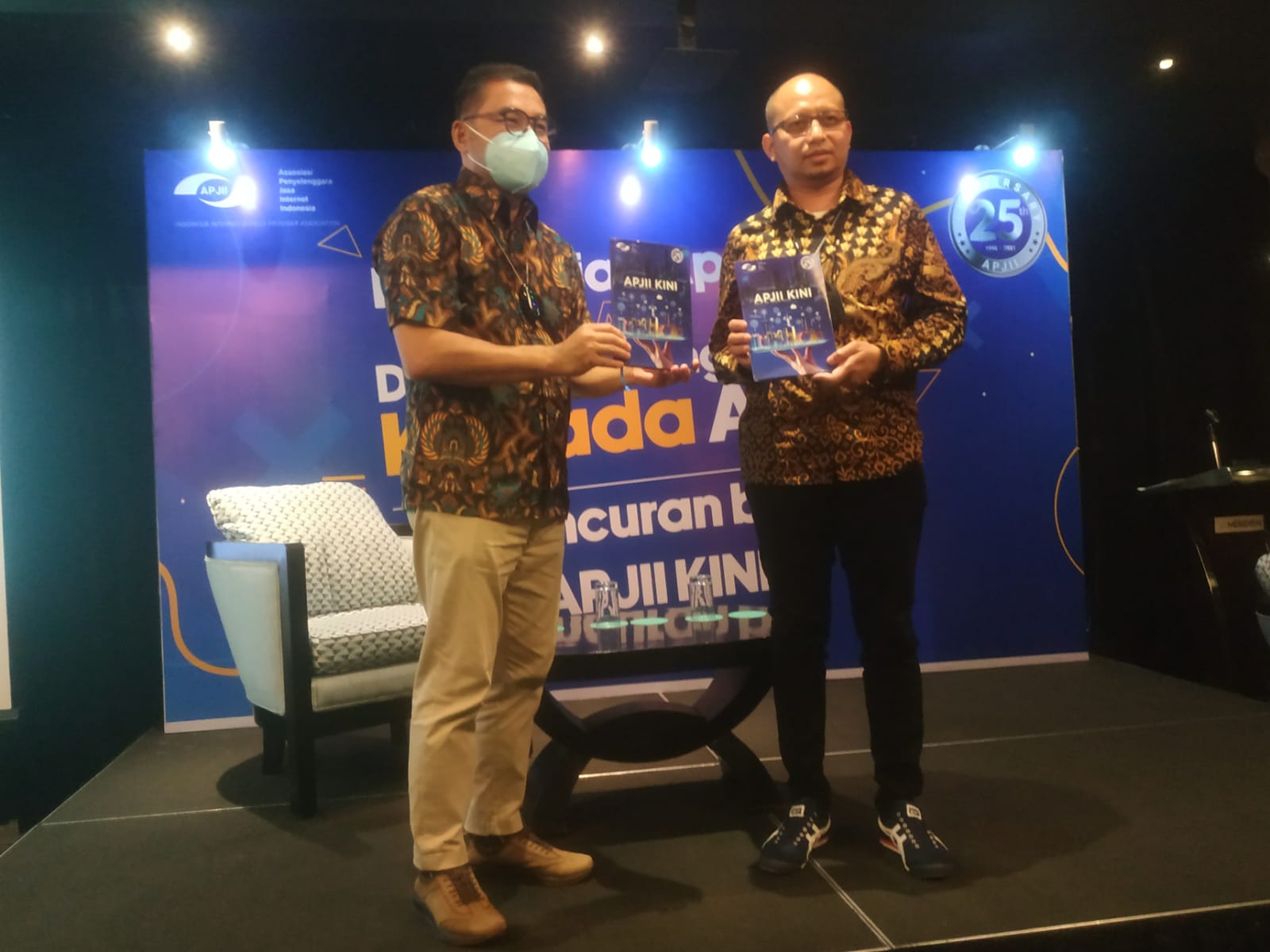 Ketua APJII saat Malam Penganugerahan dan Peluncuran Buku APJII KINI.
