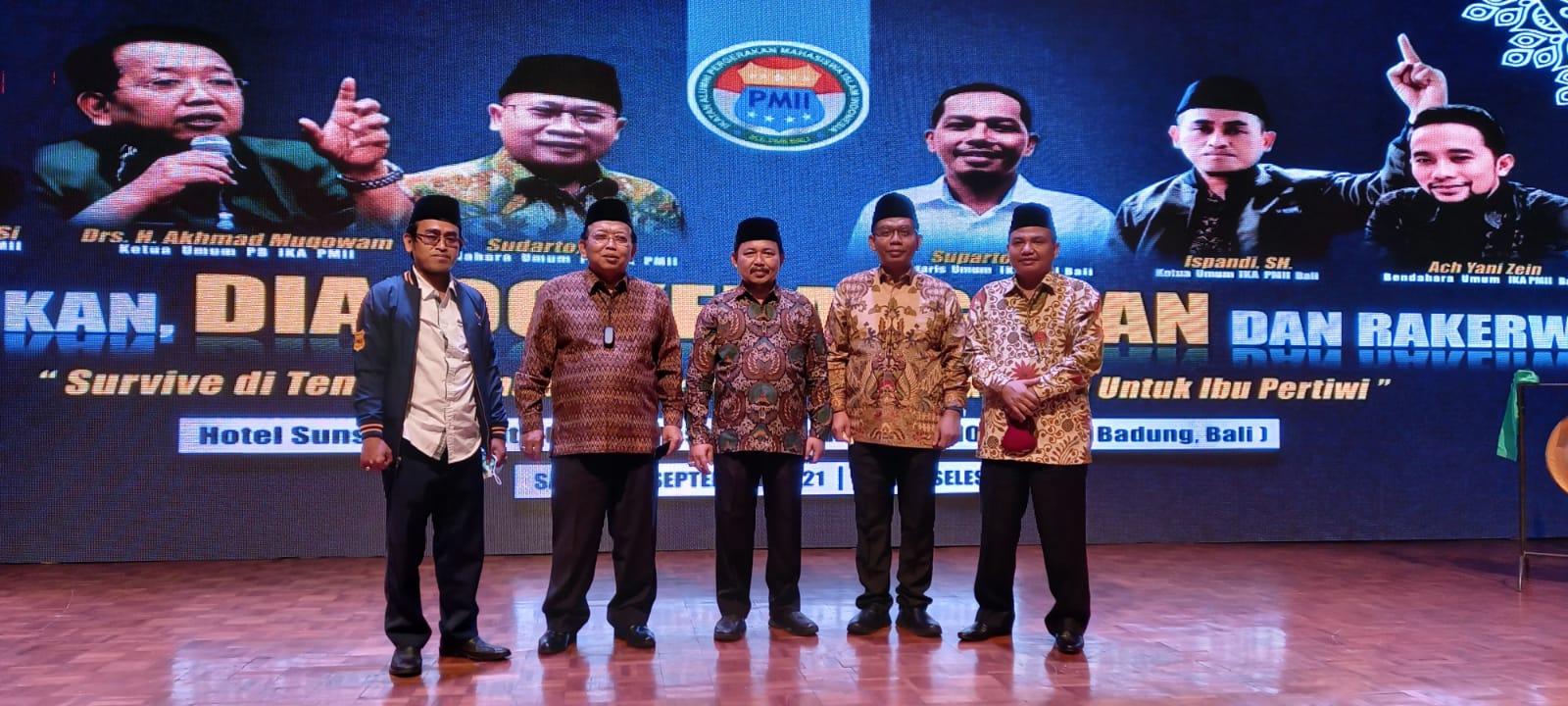 Dialog Kebangsaan dengan Tema Bali Survive Bali Bangkit yang diselenggarakan PW IKA PMII Bali dan PWNU Bali. 