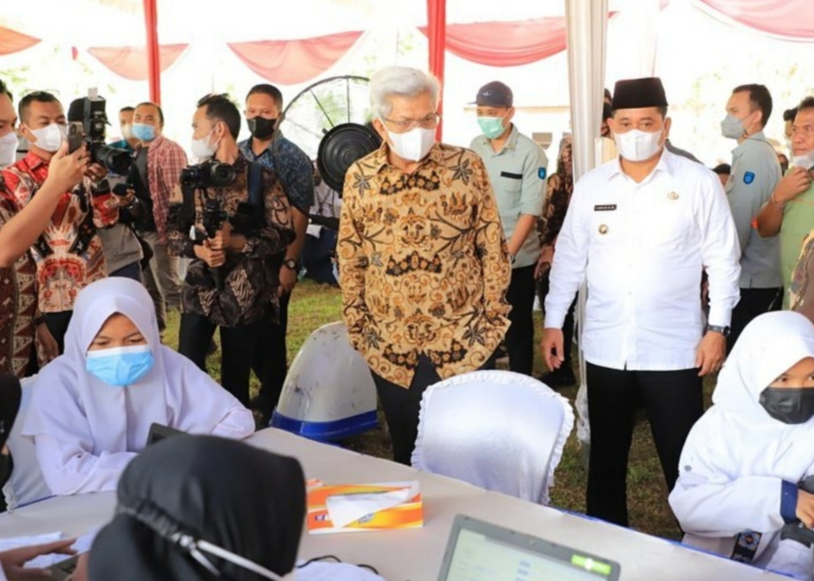 Pelaksanaan vaksinasi yang dilakukan Gangungan Pengusaha Kelapa Sawit Indonesia Sumatra Selatan di Kabupaten Banyuasin