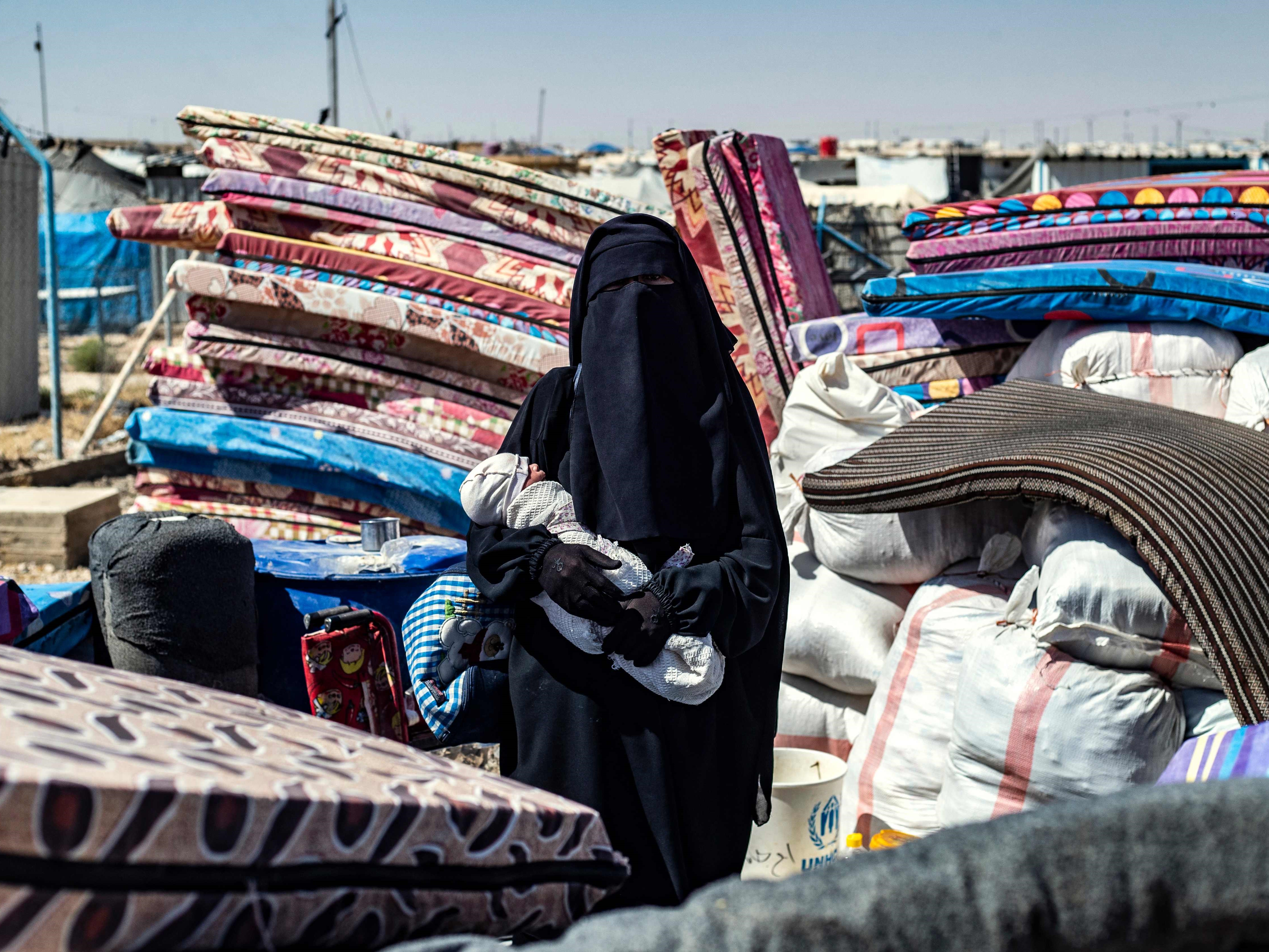 Kamp al-Hol yang dikelola Kurdi menampung kerabat tersangka pejuang kelompok ISIS di timur laut provinsi Hasakeh.