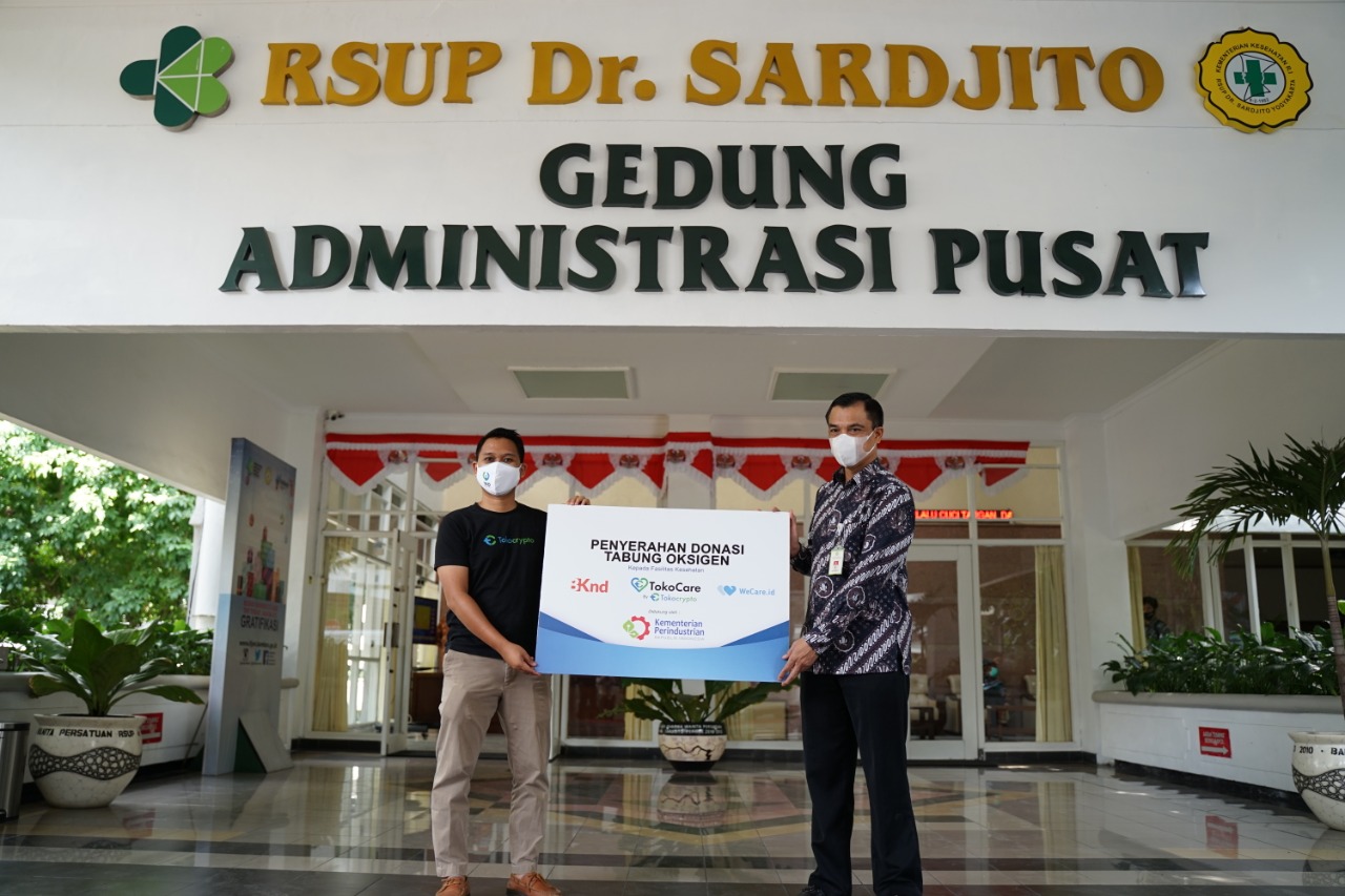 Penyaluran tabung oksigen ke RS dr Sardjito