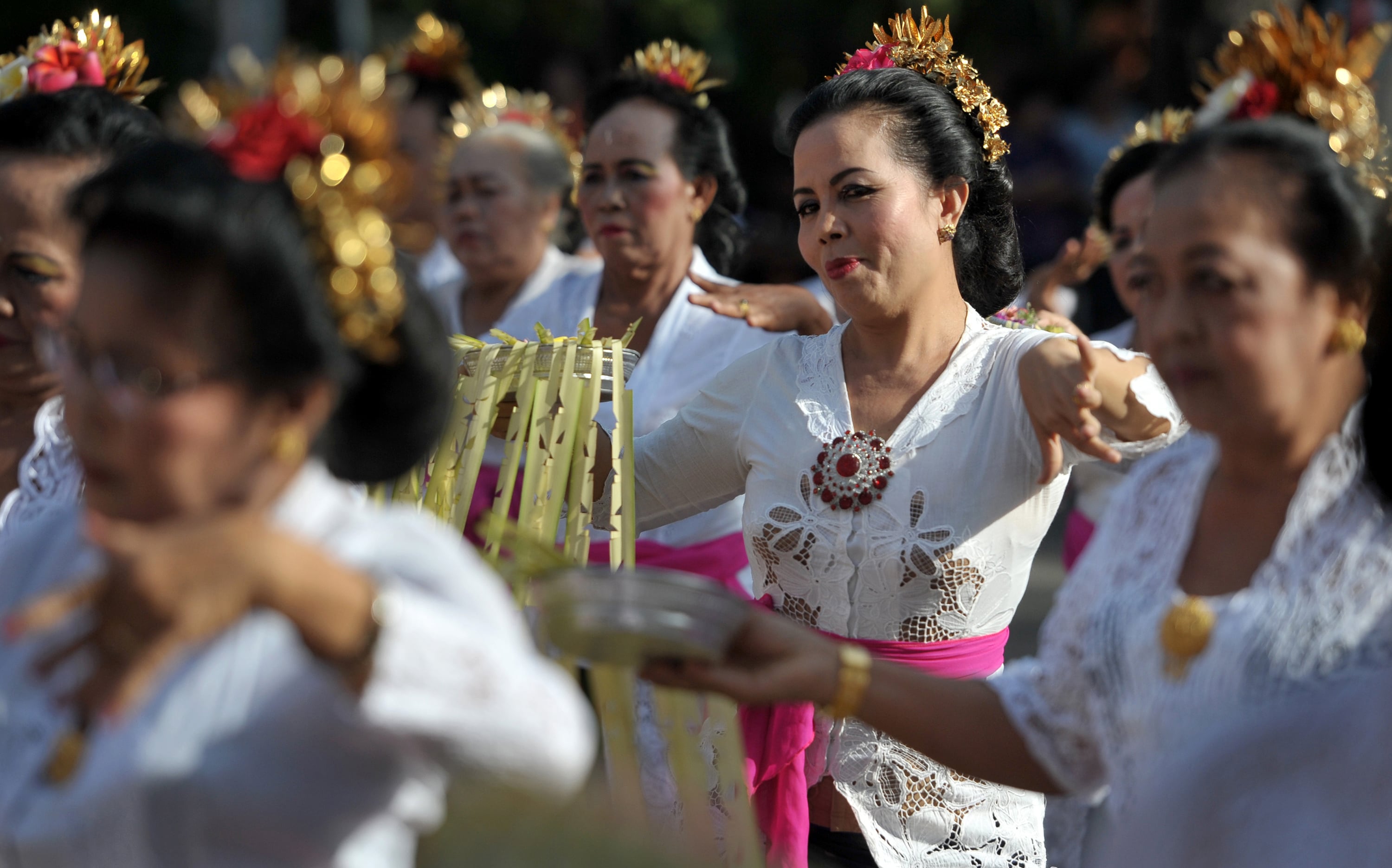 Sejumlah lansia di Bali tetap berkreasi dan berkesenian