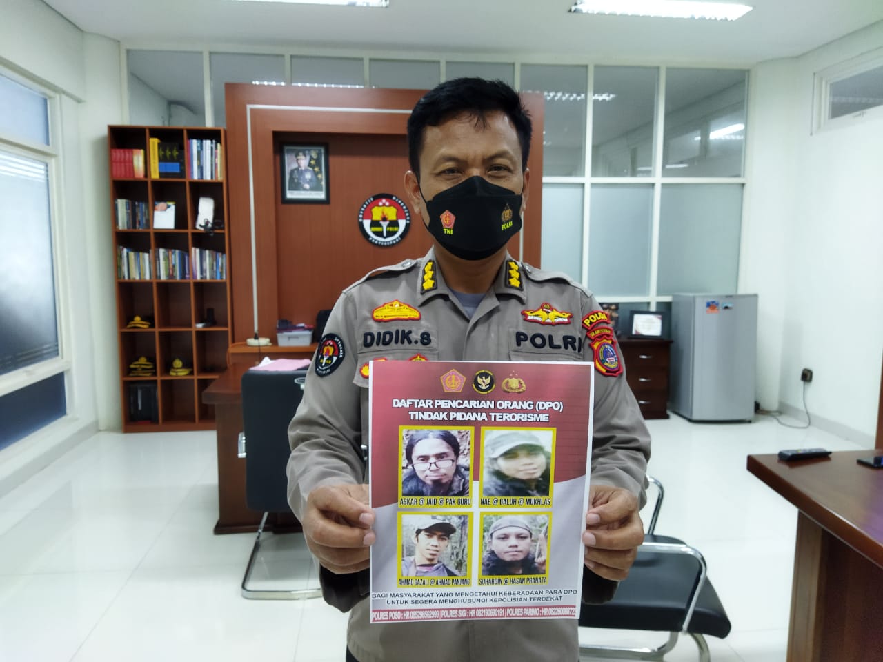 Aparat keamanan di Poso terus memburu empat anggota MIT yang belum tertangkap.