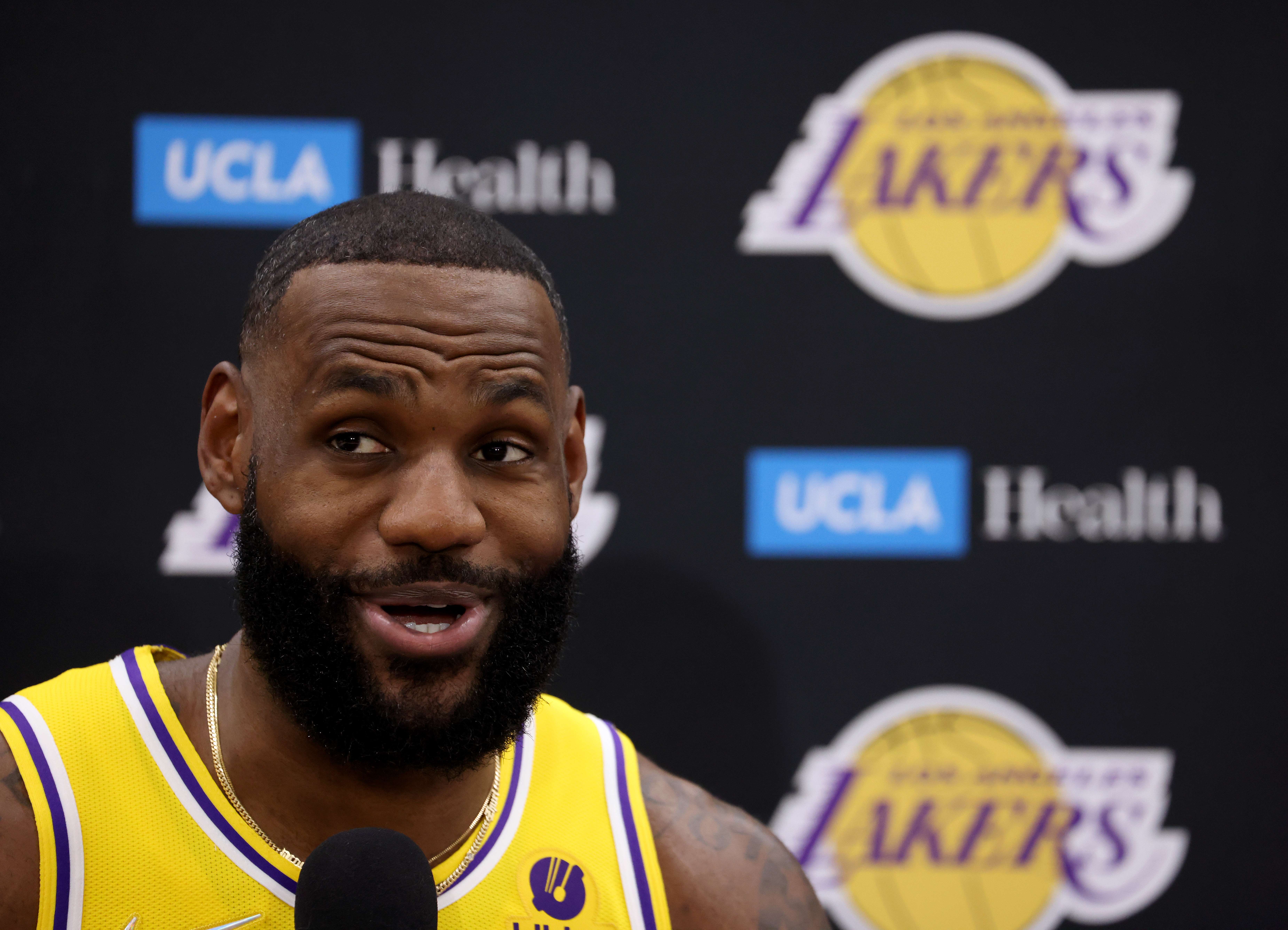 LeBron James Tolak Ikut Sosialisasikan Vaksinasi Covid-19