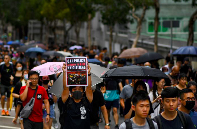 Demonstran pro demokrasi memenuhi jalan-jalan utama di Kota Hong Kong. 