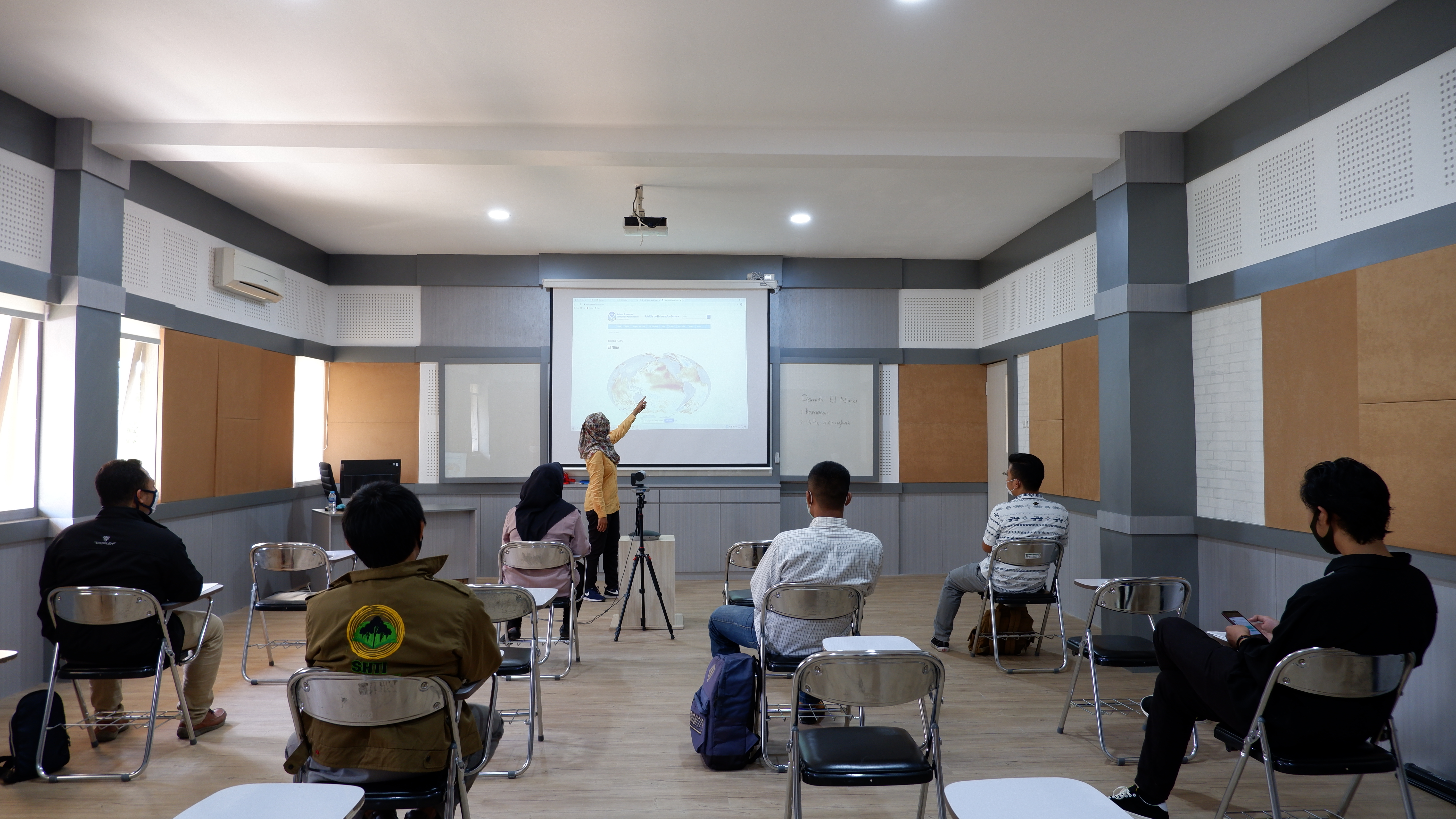 Kegiatan perkuliahan di Instiper