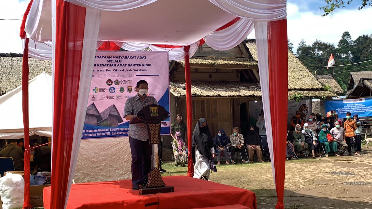 Vaksinasi Cobid-19 dilakukan terhadap masyarakat adat Kasepuhan Banten Kidul yang berada di Kabupaten Sukabumi, Jawa Barat.