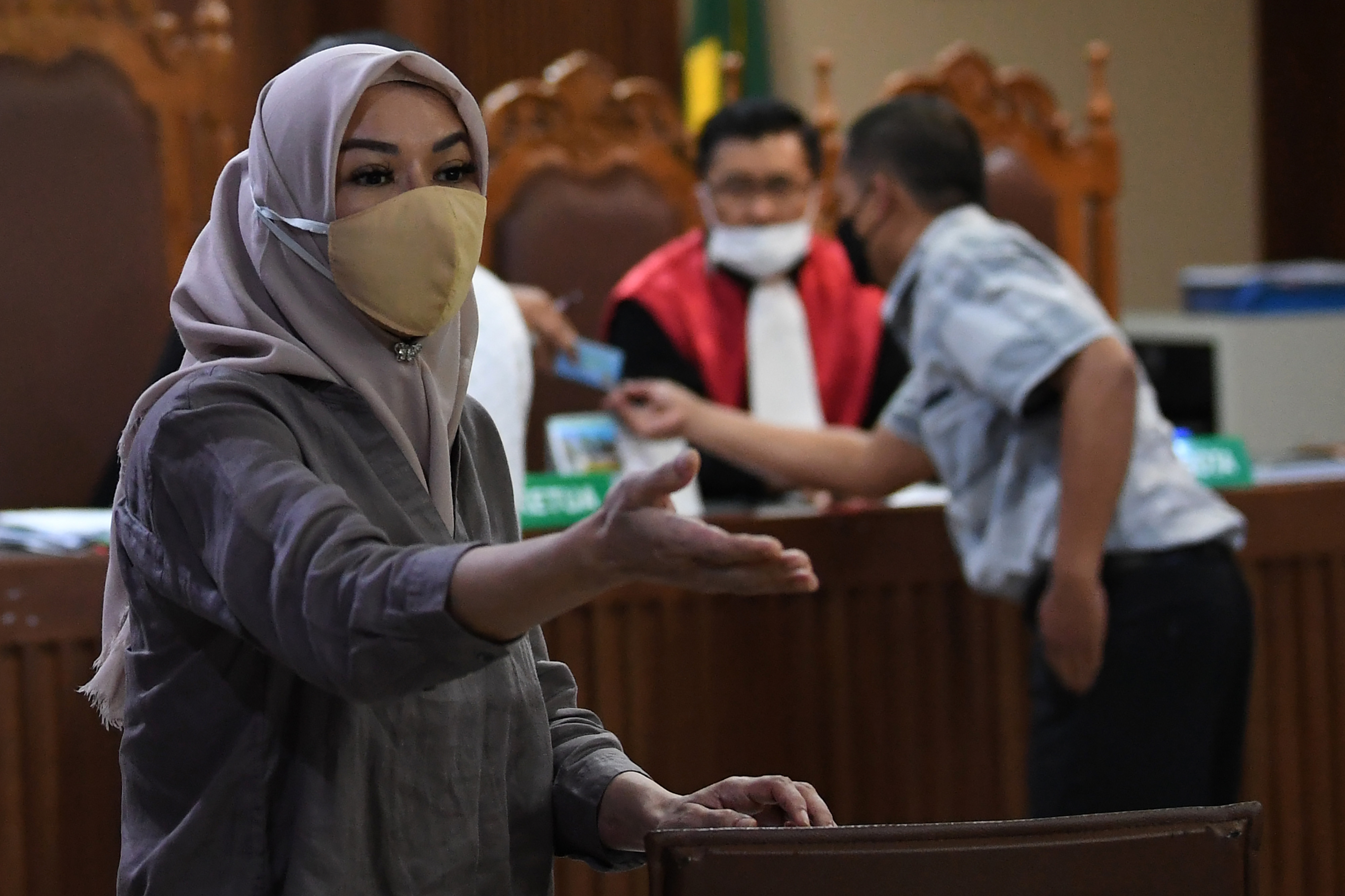 Mantan Bupati Kutai Kartanegara Rita Widyasari memberikan kesaksian dalam sidang kasus dugaan suap di di Pengadilan Tipikor, Jakarta. 