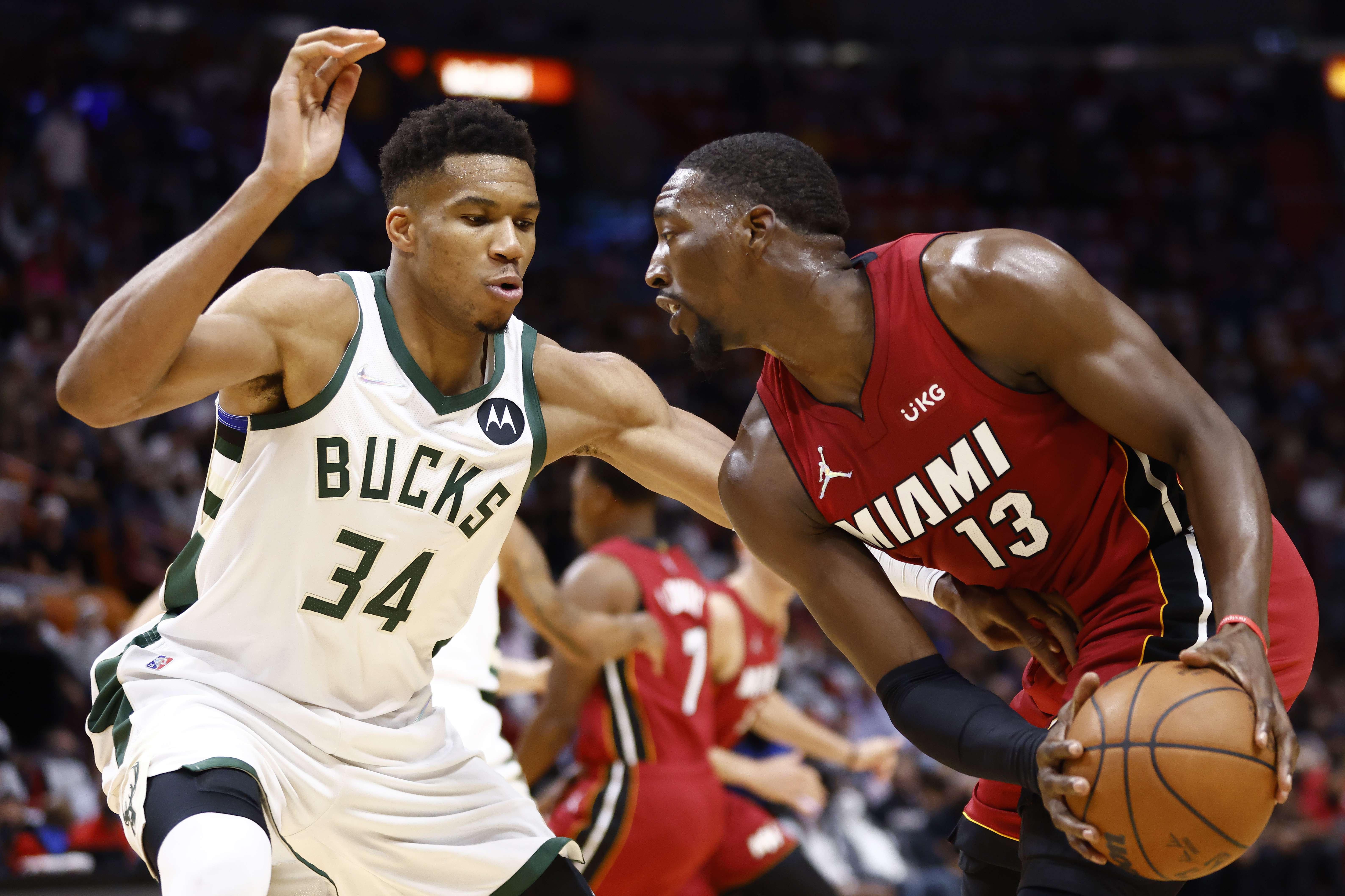Laga antara Miami Heat dan Milwaukee Bucks yang berlangsung di FTX Arena, Florida.