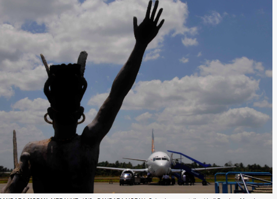 Sebuah pesawat diparkir di Bandara Mopah, Kabupaten Merauke, Papua, Rabu (16/9).