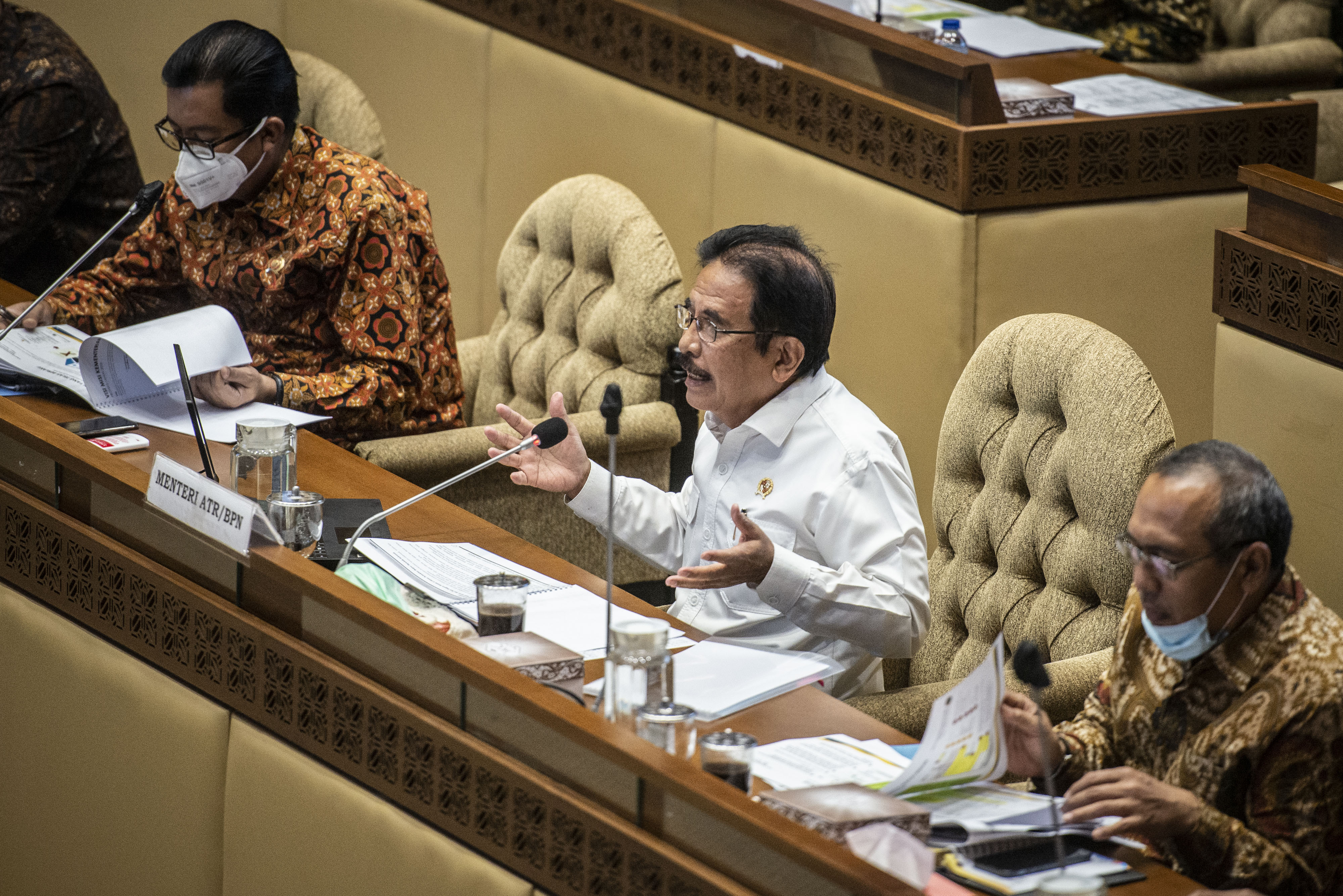Menteri ATR/Kepala BPN Sofyan Djalil saat mengikuti rapat kerja bersama Komisi II DPR RI.