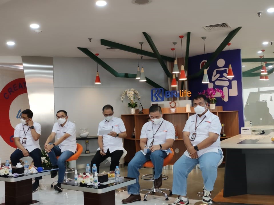 Selain pendapatan premi, laba hasil investasi BRI Life juga tumbuh signifikan pada kuartal III 2021 hingga mencapai Rp520,76 miliar.