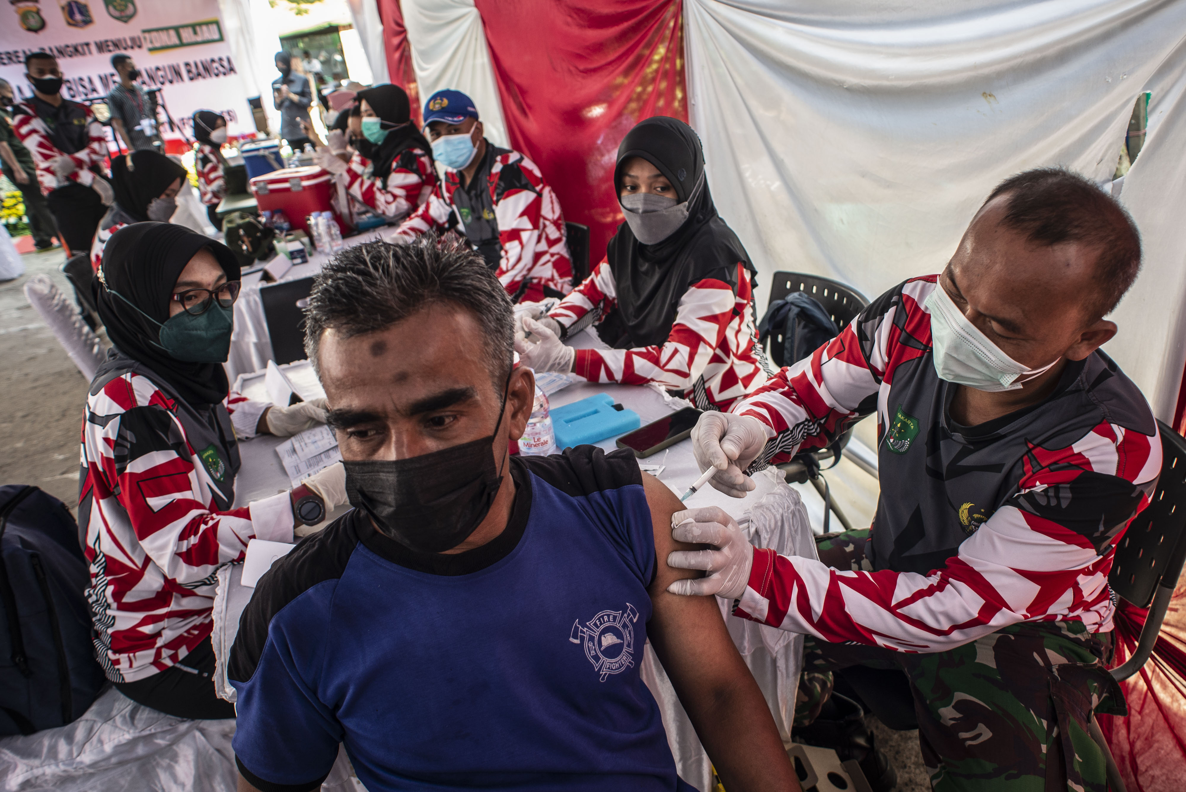 Indonesia Telah Capai 2 Juta Suntikan Vaksin Covid-19 Per Hari