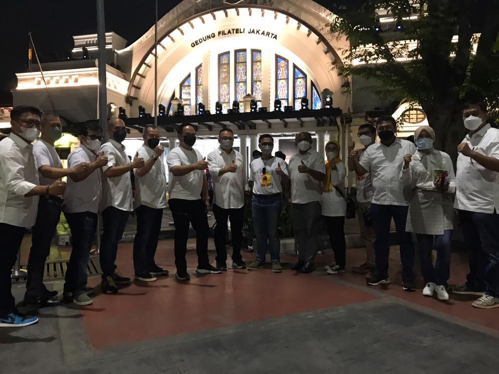 Sejumlah pegawai PT Pos dalam acara peresmian Pos Bloc di Gedung Filateli Jakarta, Jakarta Pusat.