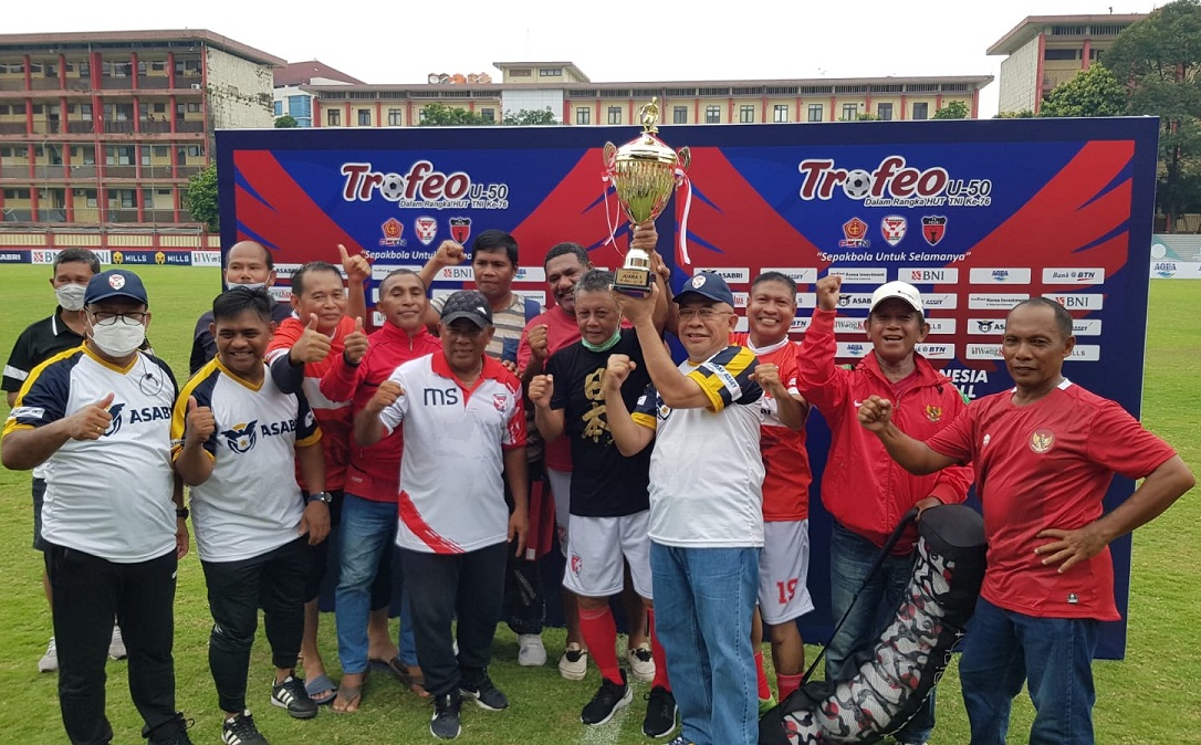 Turnamen persahabatan Trofeo U-50 yang digelar PT Asabri dengan Indonesian Football Forever (IFF) .