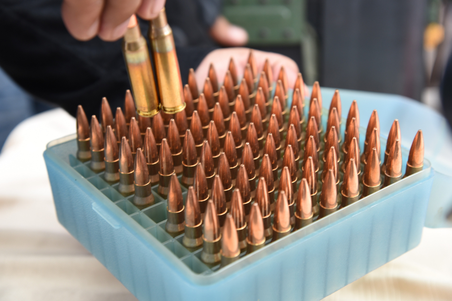 2 Orang Polisi Ditangkap Karena Jual Amunisi ke KKB Papua