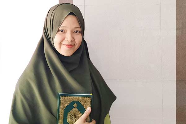 Peraih Juara 1 MTQ Internasional Feni Mardika. 