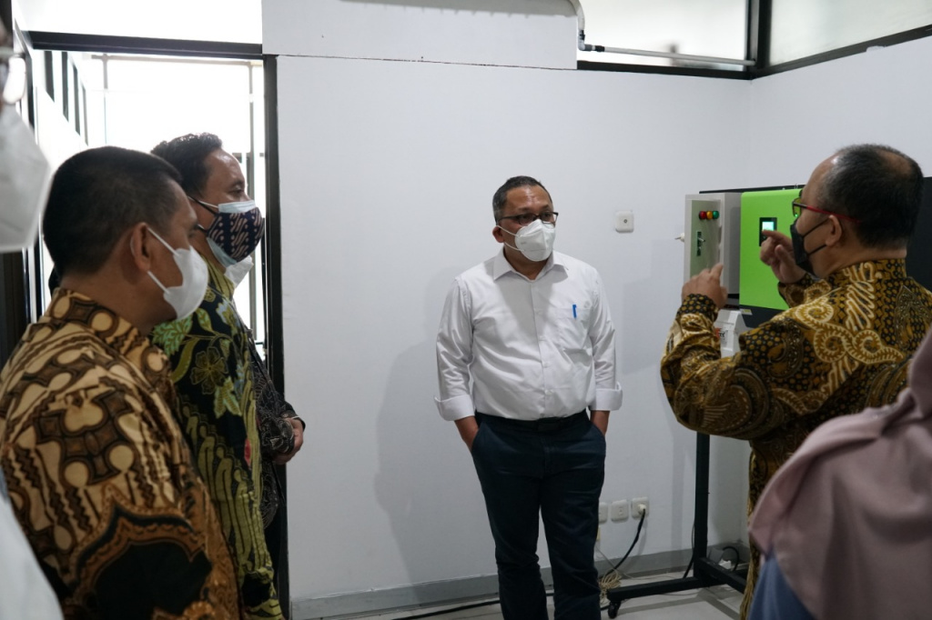 Kepala BRIN Laksana Tri Handoko saat berkunjung ke UNS