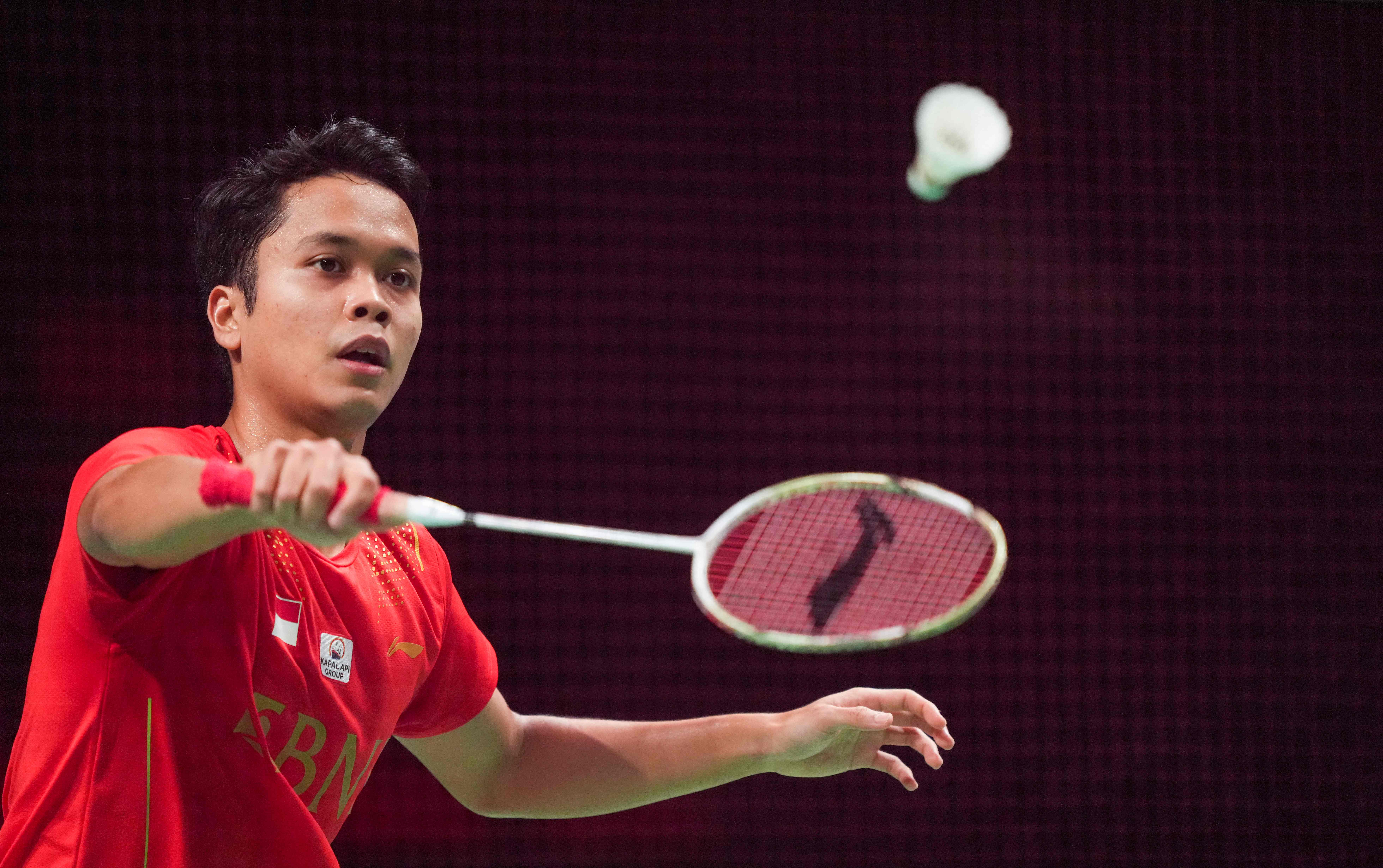 Pebulu tangkis Indonesia Anthony Ginting saat melawan wakil Tiongkok di Piala Thomas.