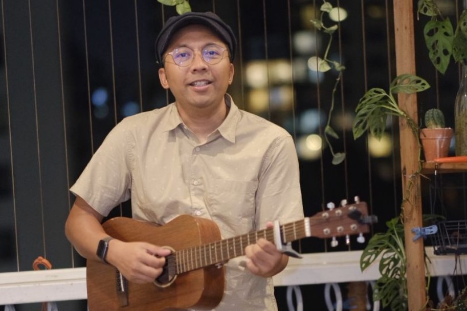 Absen Selama Lebih dari Sepuluh Tahun, Widi Asmoro Kembali Lewat Runner's Dilema