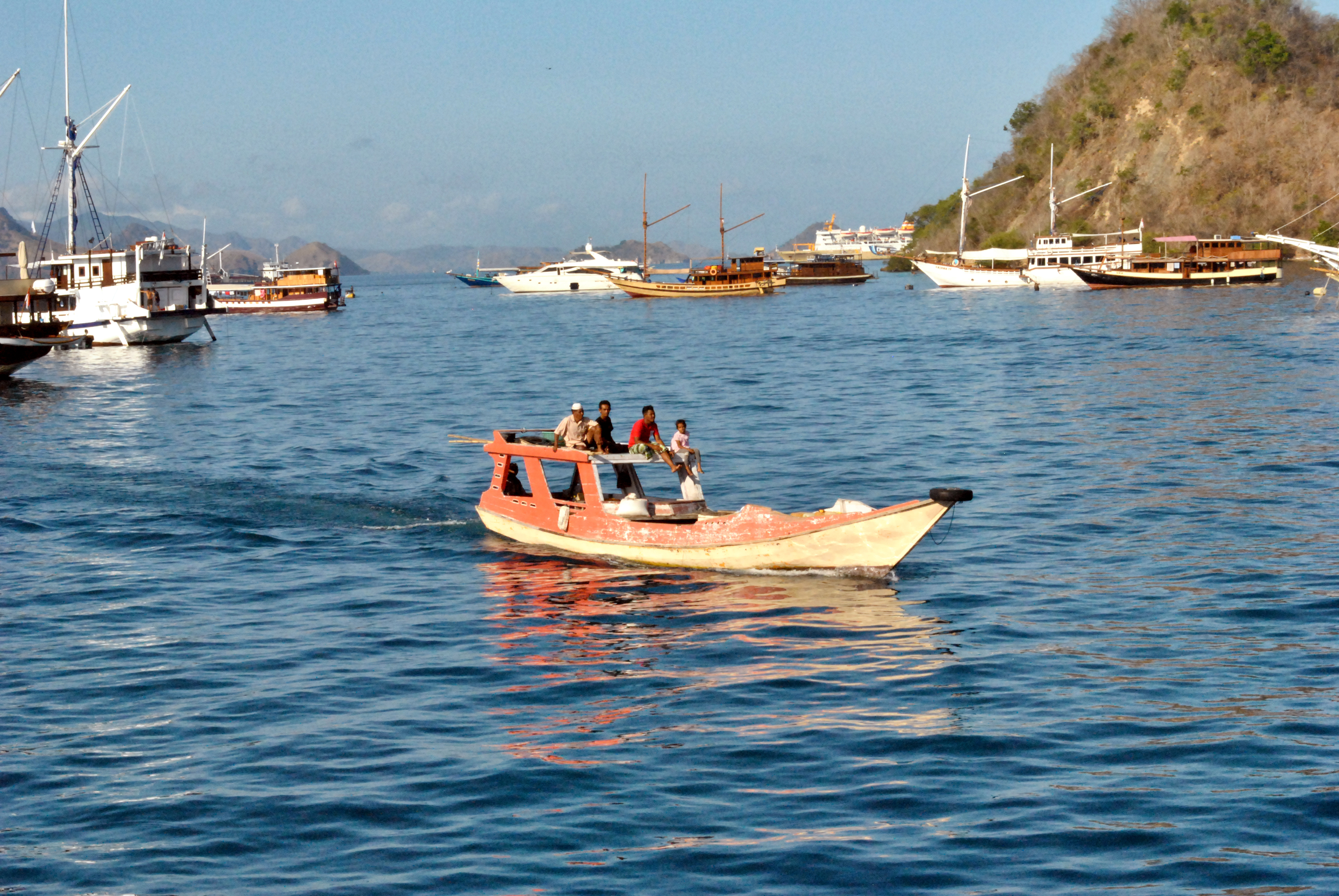 Suasana laut di Labuan Bajo