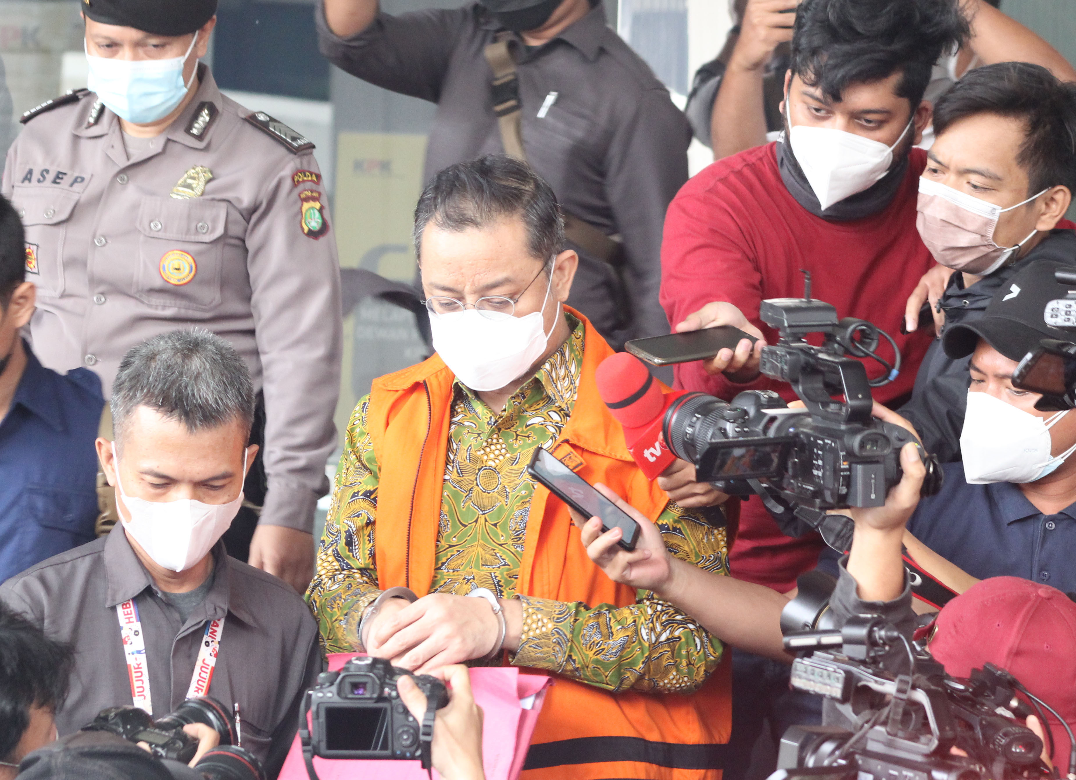 Mantan Mensos Juliari Batubara setelah menjalani sidang vonis secara virtual. 