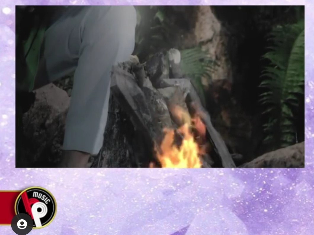 Potongan video klip lagu Rela karya Rhoma Irama. 