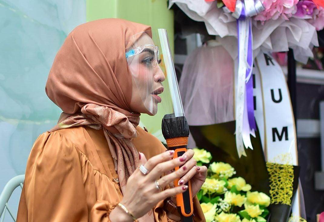 dr.Loudfy Widyawaty saat memberi penjelasan. 