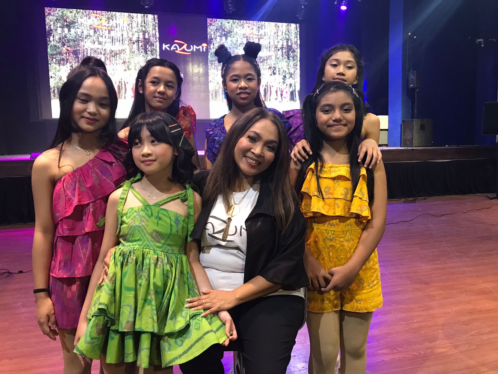 Bertepatan Hari Sumpah Pemuda Rieka Roslan Ciptakan Lagu untuk Girlband Kazumi 