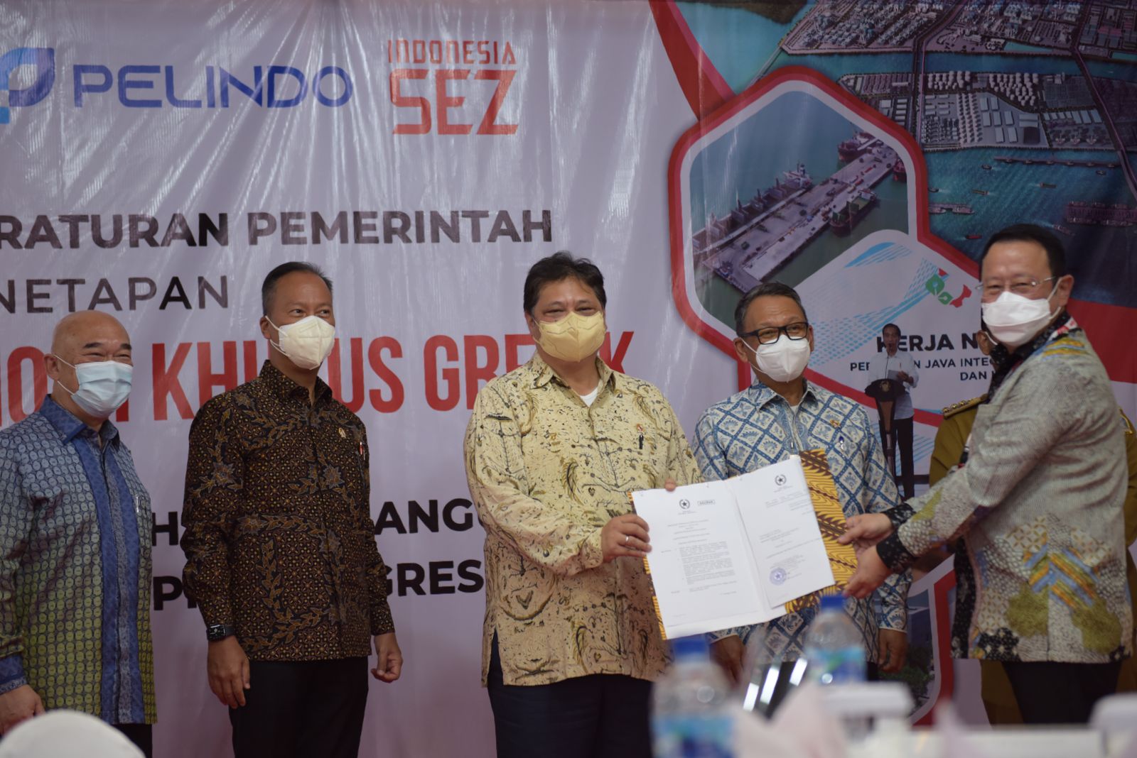 Menko Perekonomian Airlangga Hartarto saat menghadiri Groundbreaking Pembangunan Smelter PT Freeport Indonesia, KEK Gersik.