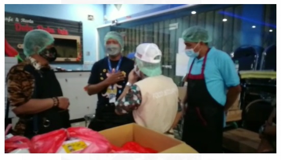 Tim Kementerian Kesehatan RI bersama Dinas Kesehatan Kabupaten Jayapura meninjau salah satu dapur penyangga yg menjadi mitra PT PSU di Papua