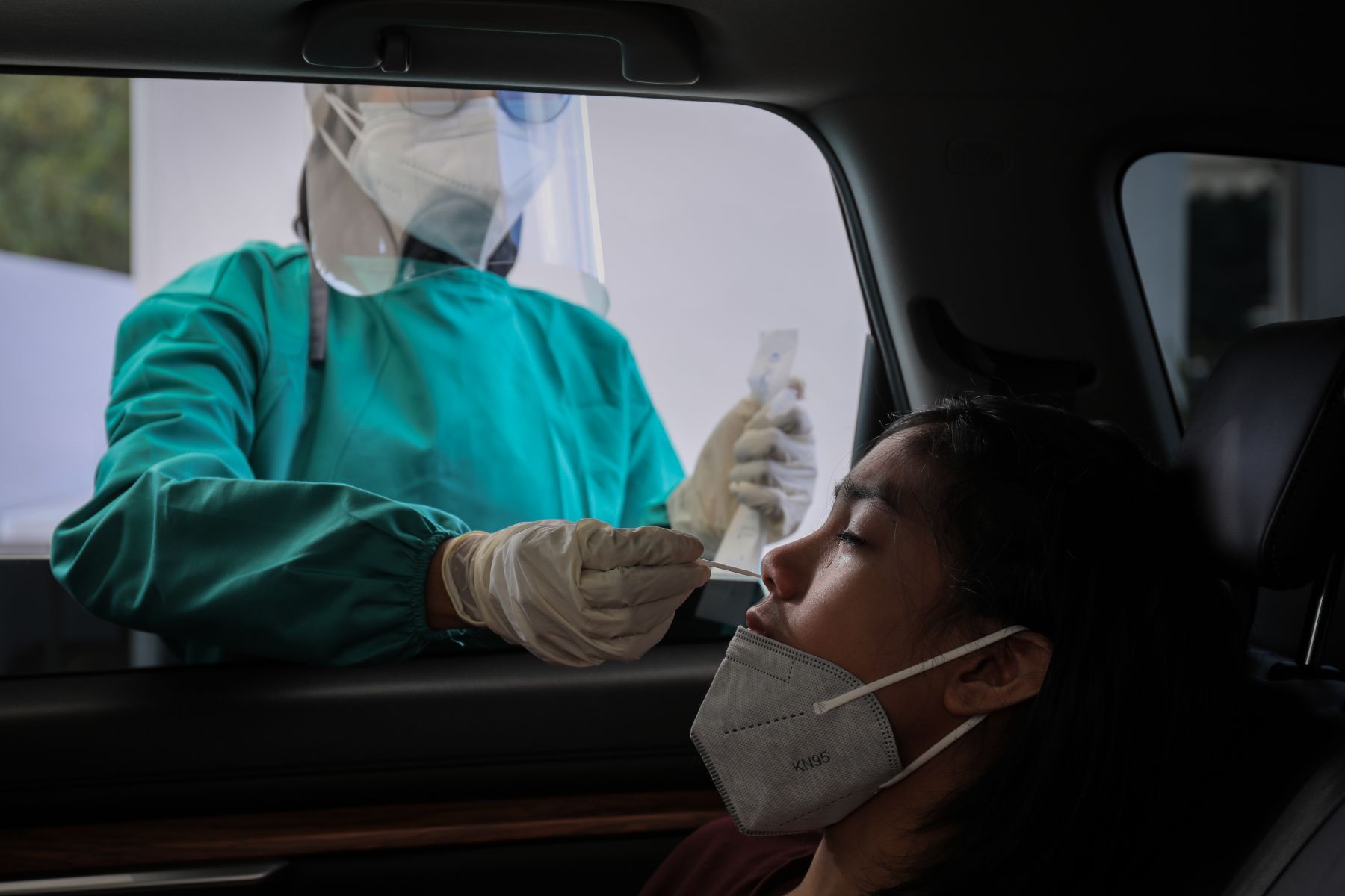 Pemerintah Harus Awasi Ketat Kepatuhan Penurunan Biaya PCR