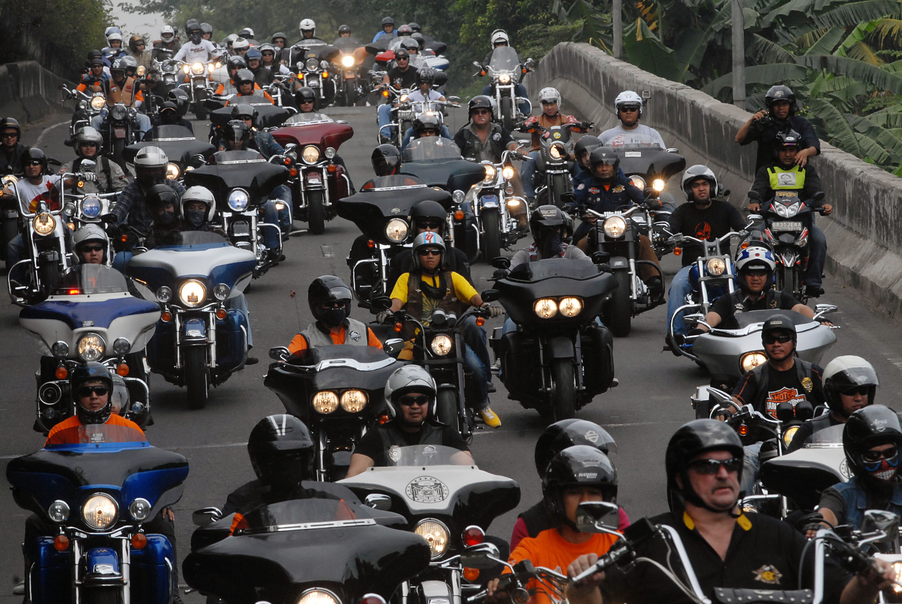 Kegiatan Touring komunitas sepeda motor