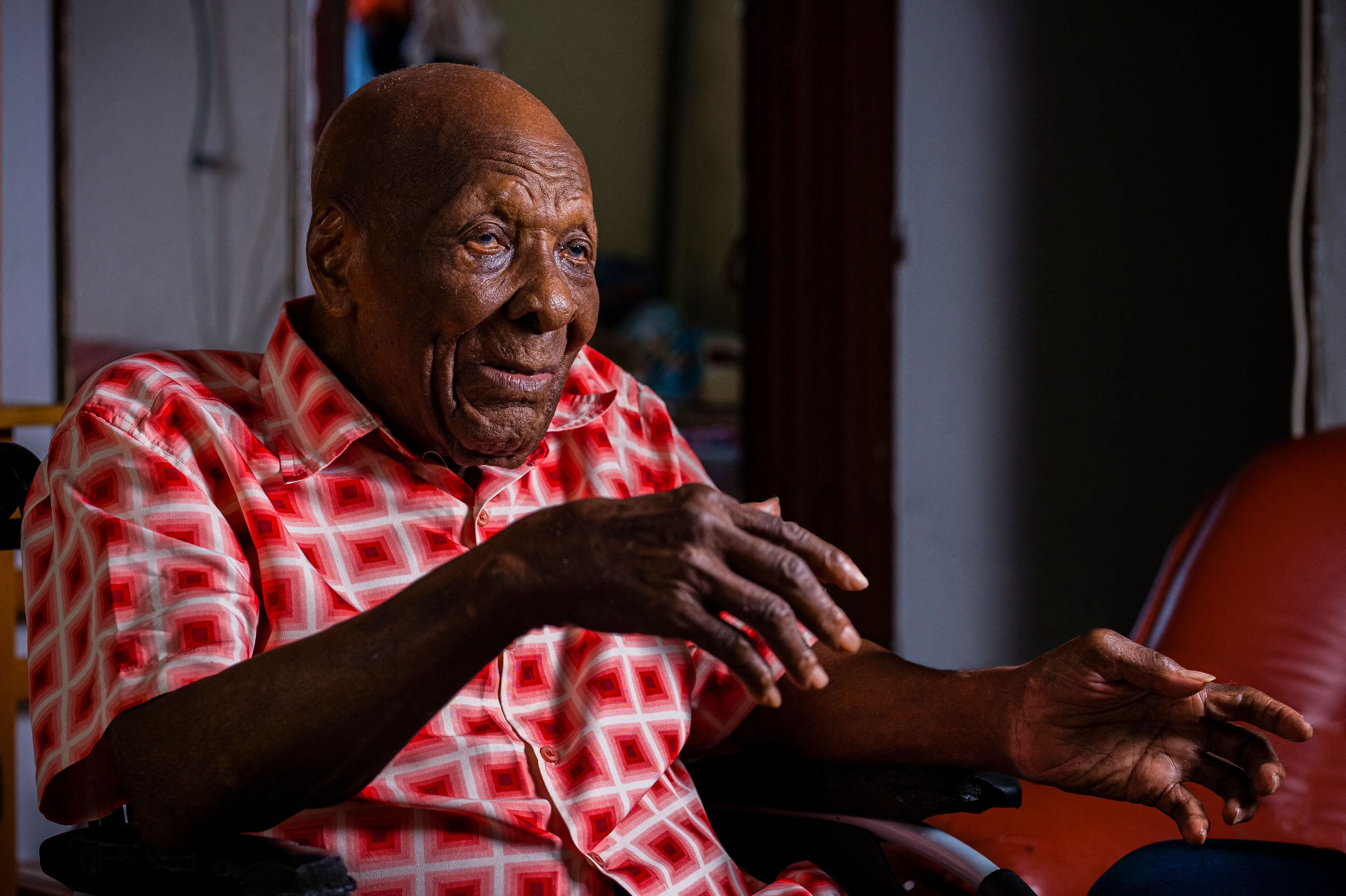 Orang tertua di Prancis Jules Theobald meninggal dunia di usia 112 tahun.