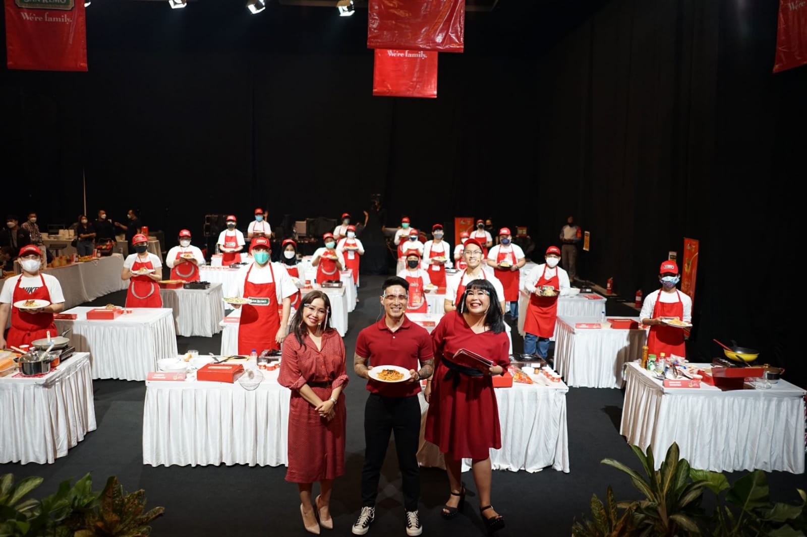 San Remo, memecahkan rekor Museum Rekor Indonesia (MURI) dalam acara memasak pasta virtual bersama lebih 1.500 orang.