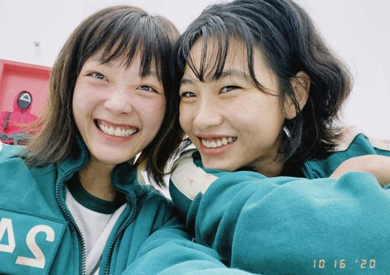 Bintang serial Squid Game Lee Yoo Mi (kiri) dan Jung Ho Yeon