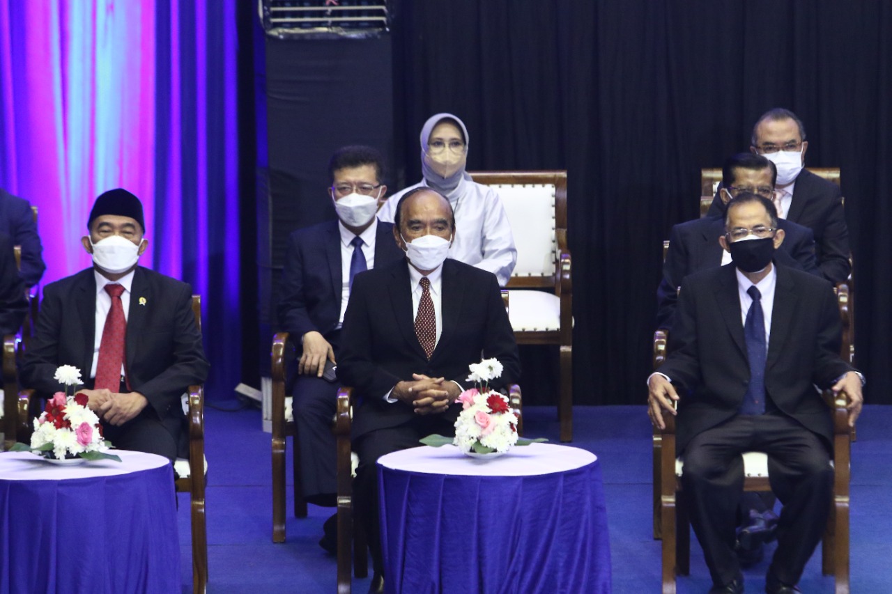 Dies Natalis ke-55 dan Wisuda Sarjana Semester Genap Tahun Akademik 2020/2021 secara daring dan luring yang gelar Sabtu (23/10).