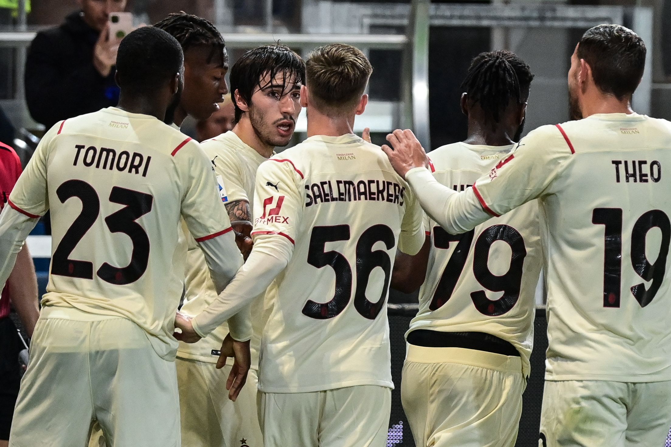 Para pemain AC Milan melakukan selebrasi usai mencetak gol ke gawang Atalanta di laga Serie A.