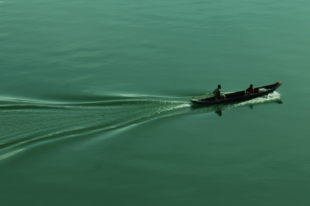 Nelayan di Aceh melaut