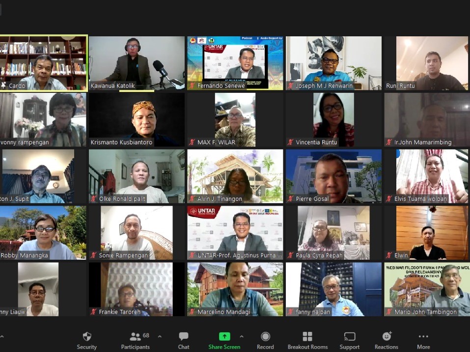 Rumah adat Minahasa berbentuk panggung terdiri dari dua jenis, yaitu berpilar batu (wale weiwangin) dan balok kayu (wale meito'tol).