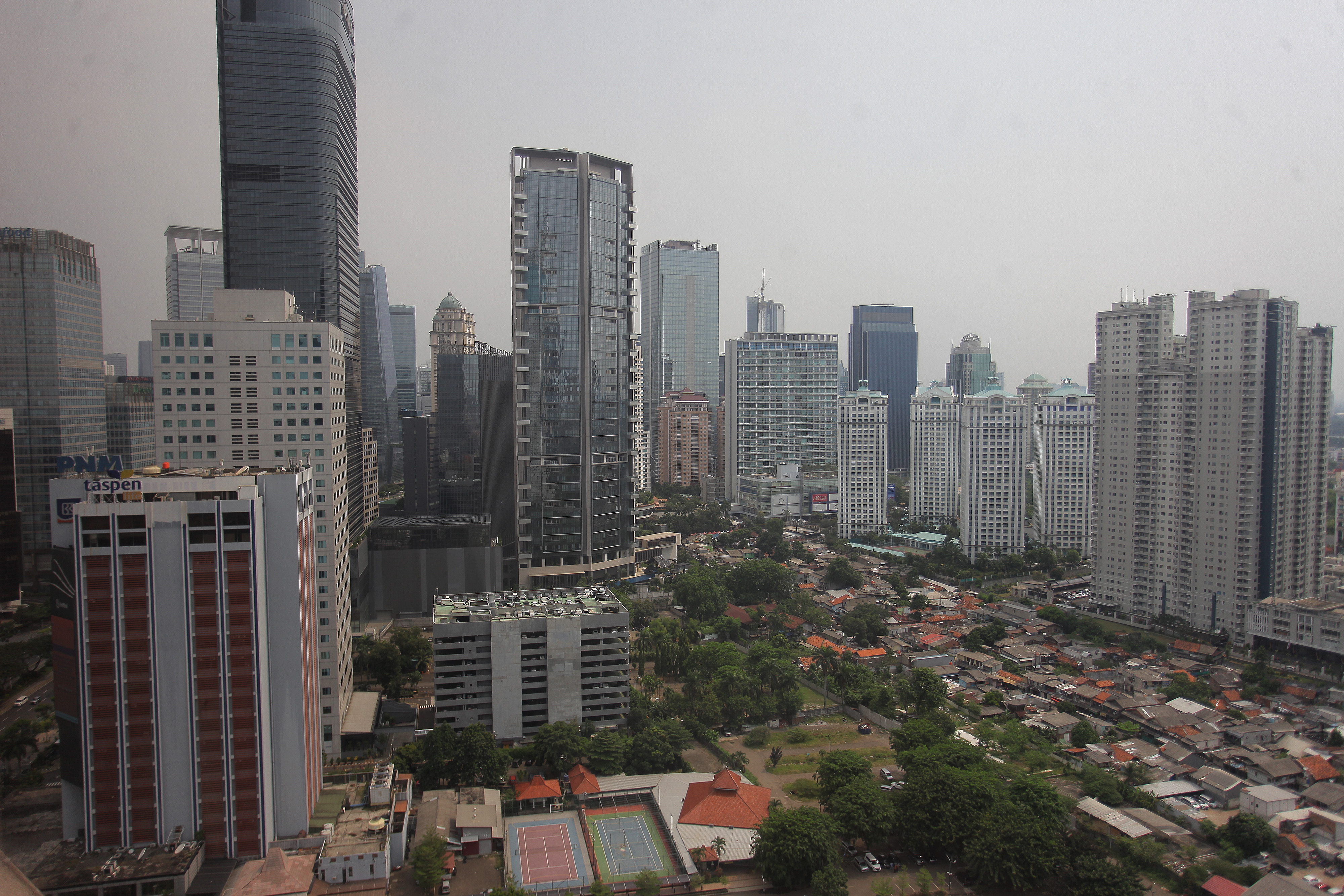 Potret deretan gedung bertingkat di wilayah Jakarta.