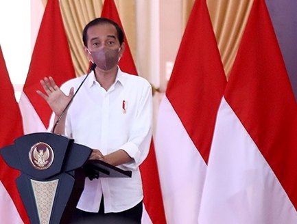  Presiden RI Joko Widodo saat memberi sambutan pada suatu kegiatan. 