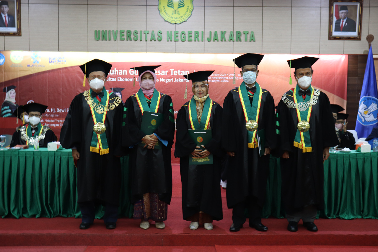 Pengukuhaan Guru Besar UNJ