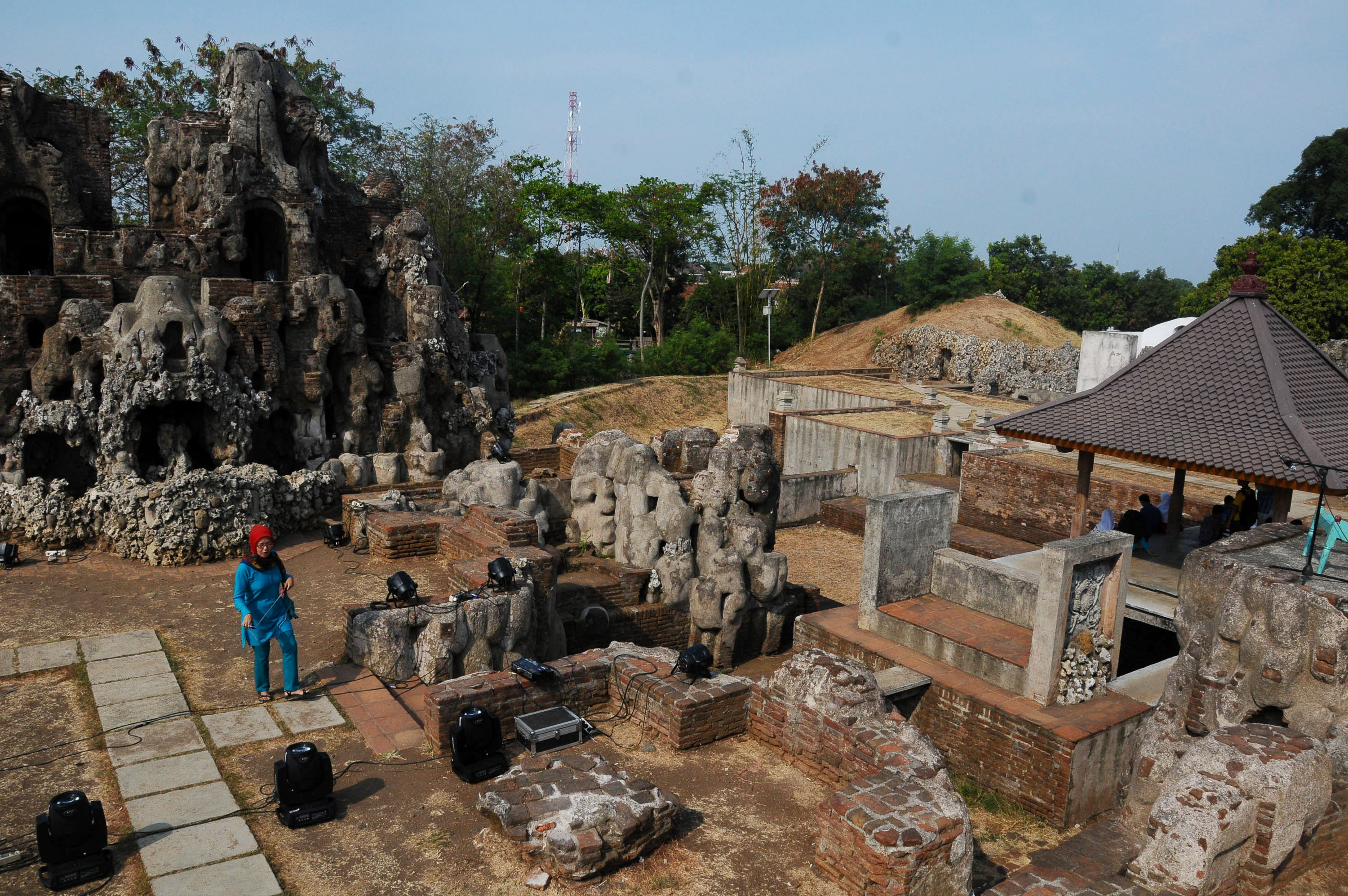 Taman Sari Goa Sunyaragi, yang menjadi salah satu objek wisata unggulan Kota Cirebon.