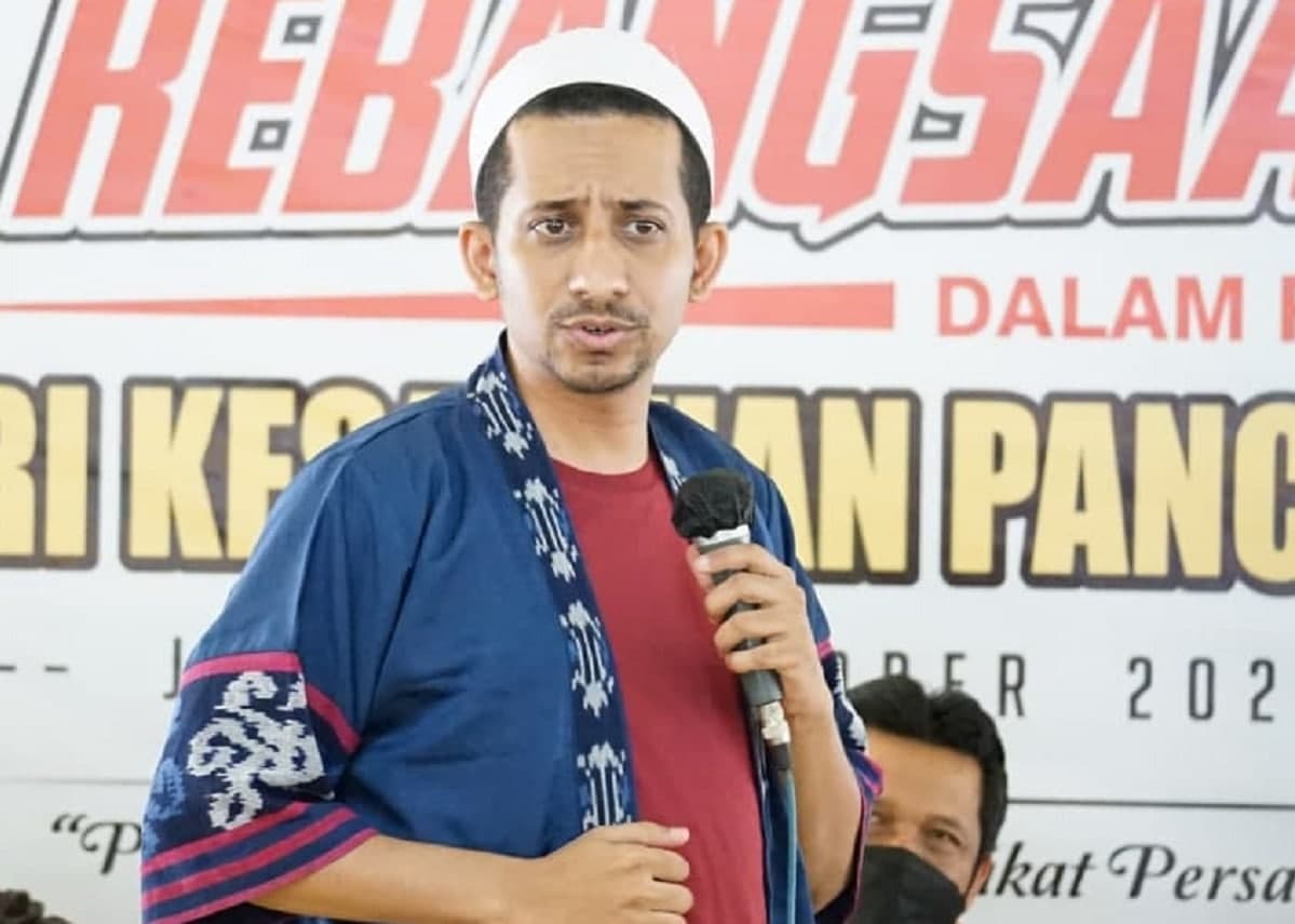 Dai milenial atau juga dikenal Habib Milenial, Habib Husein Ja'far Al Hadar. 