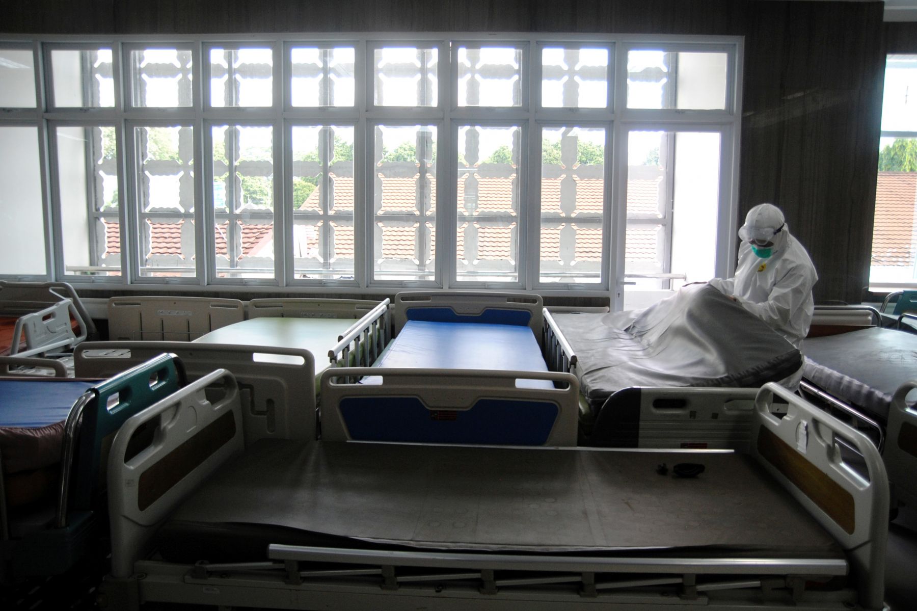 Ilustrasi tempat tidur di RS.  