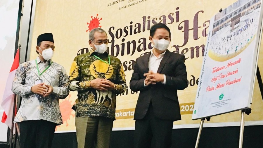 Kemenag meluncurkan buku Tuntunan Manasik Haji dan Umrah pada Masa Pandemi.